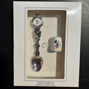 Walt Disney World 50th
Anniversary Mickey Vault Collection Spoon & Thimble Set